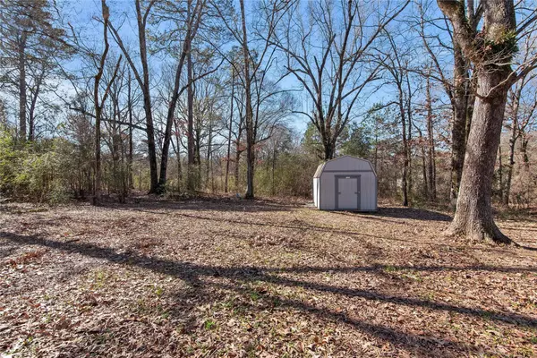 7999 Teal Glen Dr, Mooringsport, LA 71060-8656