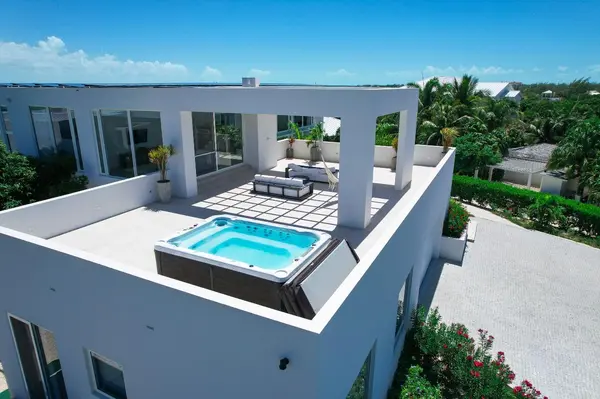 32 Prince Of Wales Drive, Turks & Caicos,