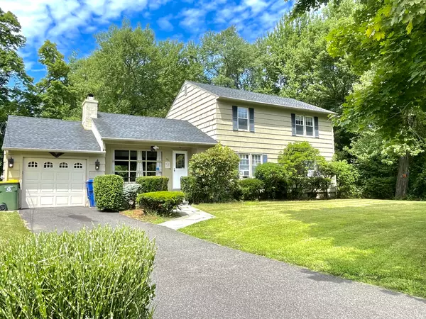 391 Chestnut Hill Ave, Waterbury, CT 06704-1615