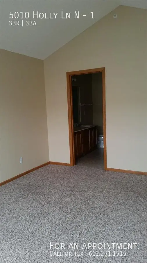 5010 Holly Ln N #1, Plymouth, MN 55446-1751