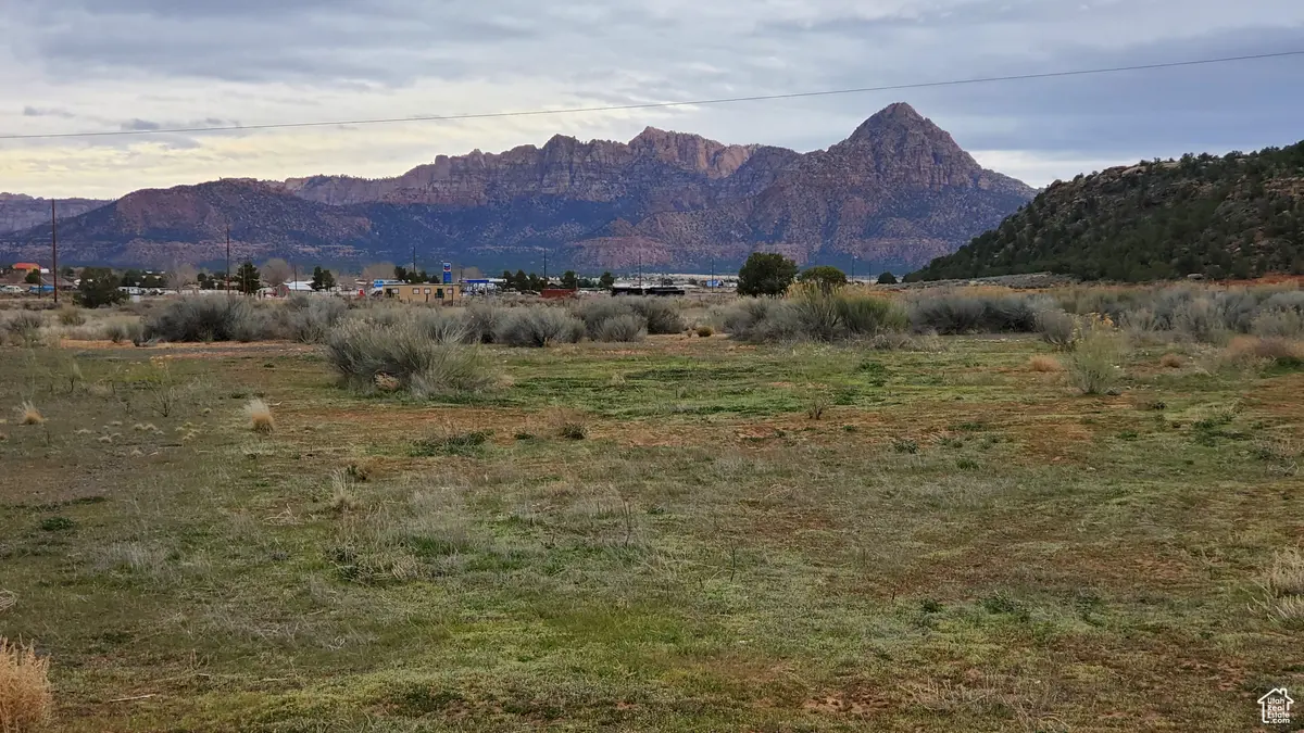 1164 W Apple Valley Rd, Apple Valley, UT 84737-4891