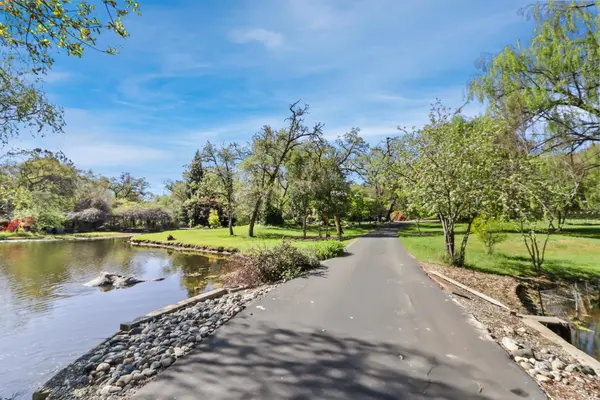 9274 King Rd, Loomis, CA 95650-8402