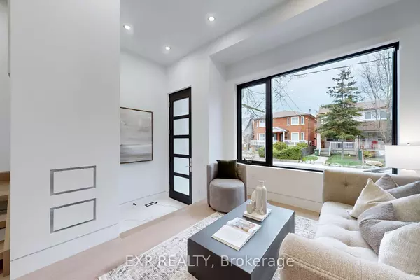 Toronto, ON M6E,238 Harvie Ave