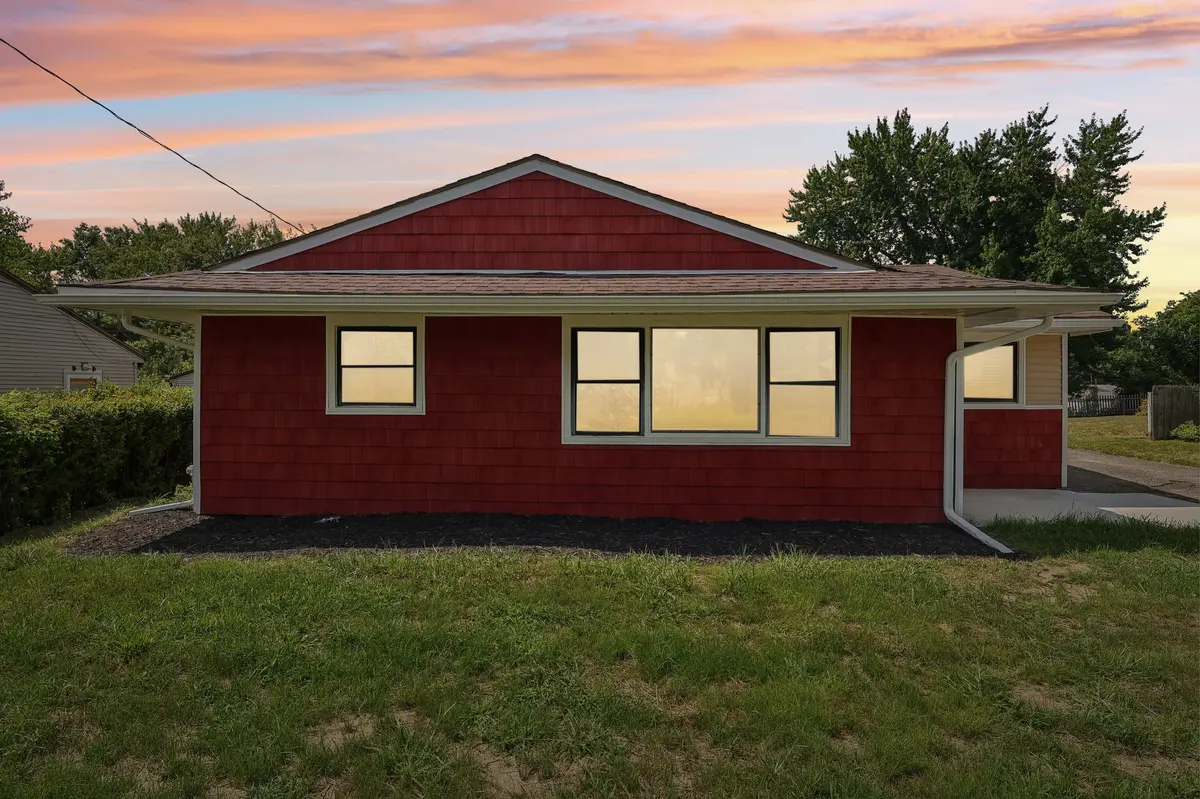 38 Rutledge Dr, Youngstown, OH 44505-4940
