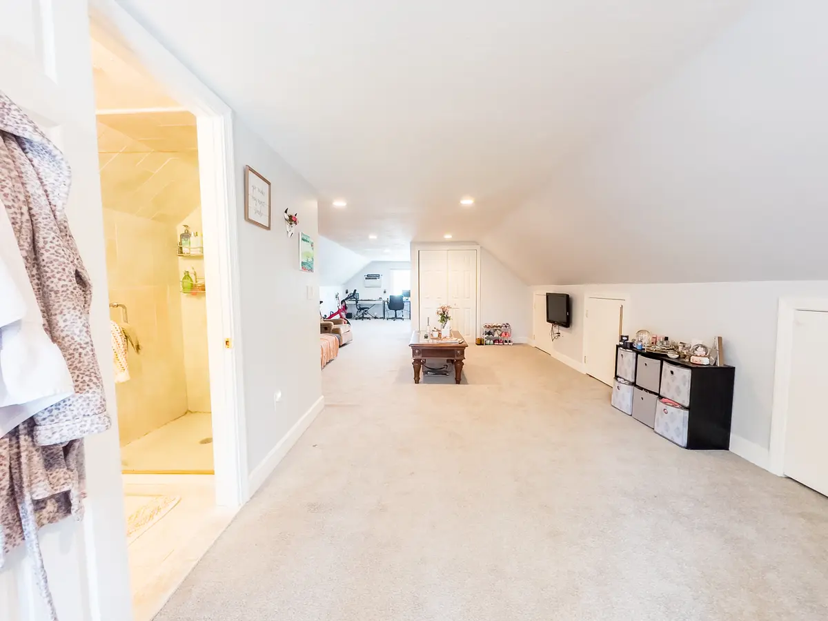 5 Bradford Ave #5, Medford, MA 02155-6019