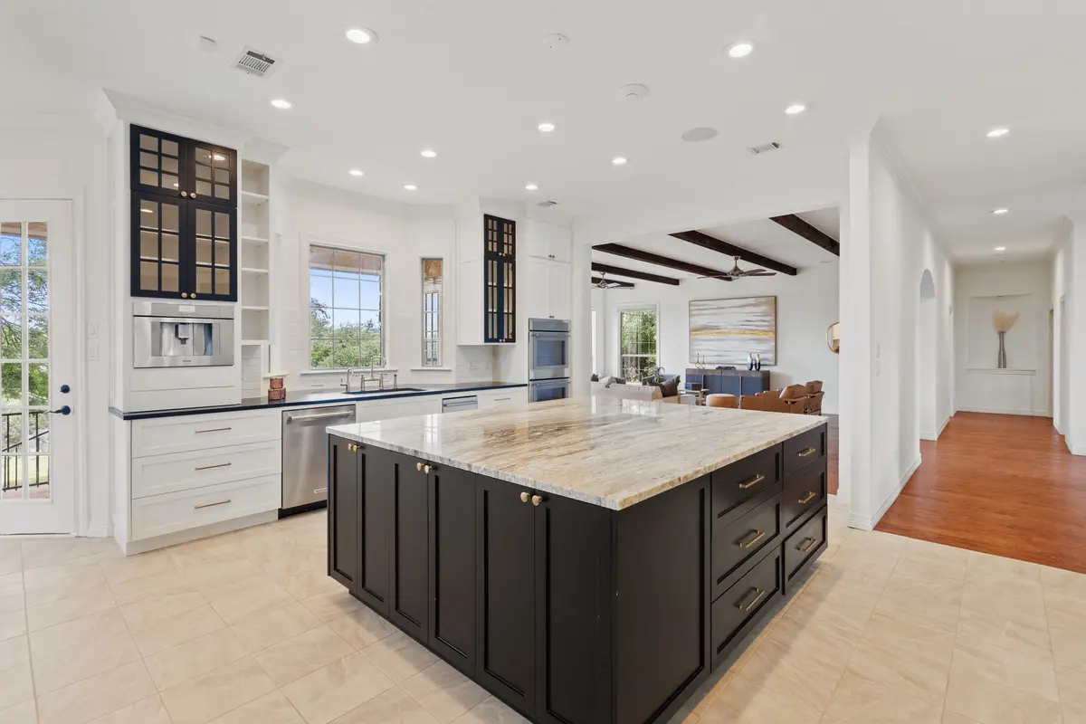 17137 Majestic Ridge Rd, Austin, TX 78738-1207