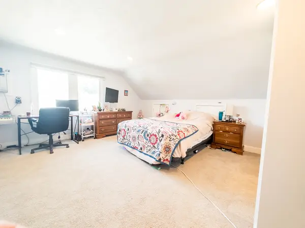 5 Bradford Ave #5, Medford, MA 02155-6019