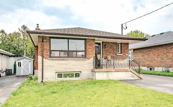 493 Lowell Ave, Oshawa, ON L1J 2X6