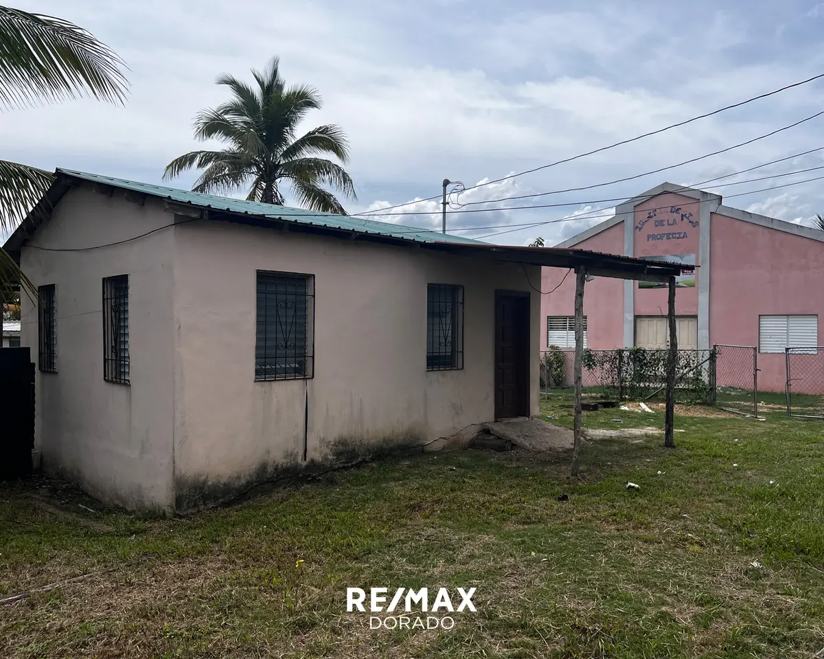 2 Bedroom 1 Bath Home in Cotton Tree, Cayo,