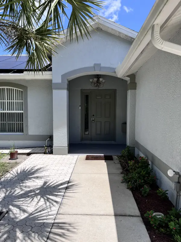 3241 20th Ave NE, Naples, FL 34120-5509