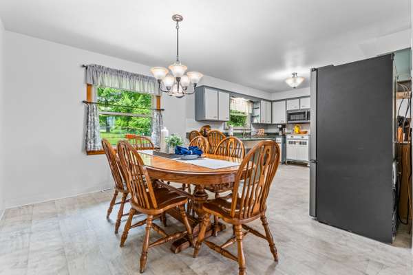 606 Miller Ave New Castle, PA 16101-1455