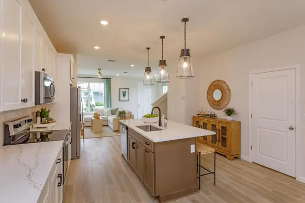611 Bayhawk St, Debary, FL 32713-0128