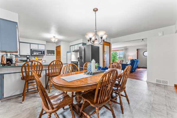 606 Miller Ave New Castle, PA 16101-1455