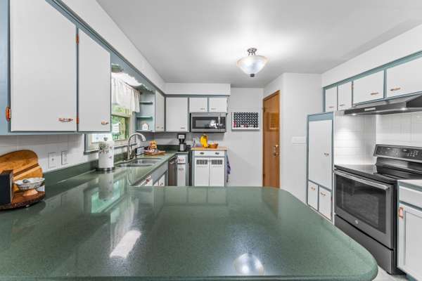 606 Miller Ave New Castle, PA 16101-1455