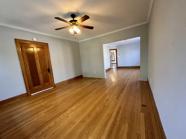 5418 W School St #2, Chicago, IL 60641-4185