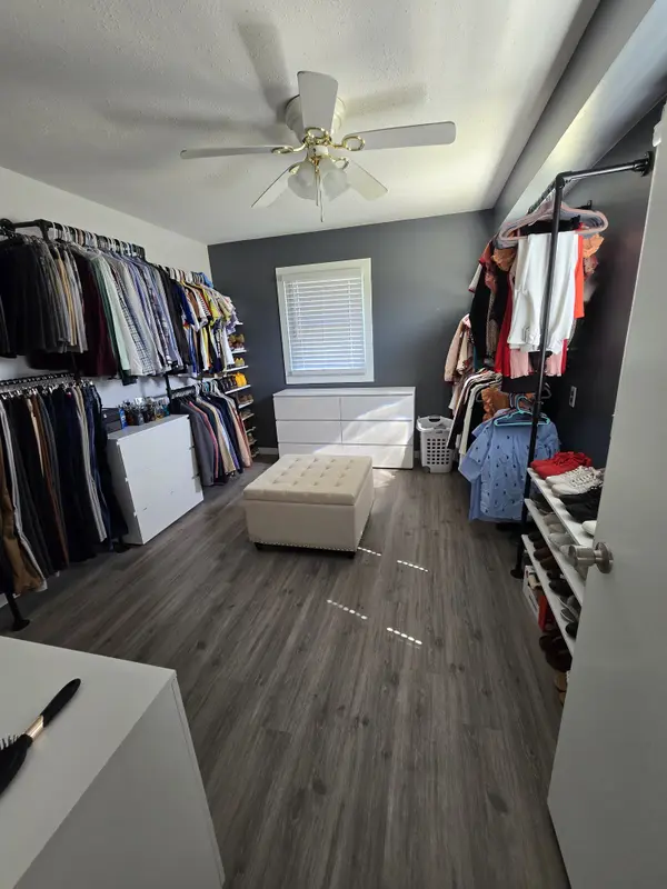 6131 Orchard Ln, Fort Wayne, IN 46809-2228