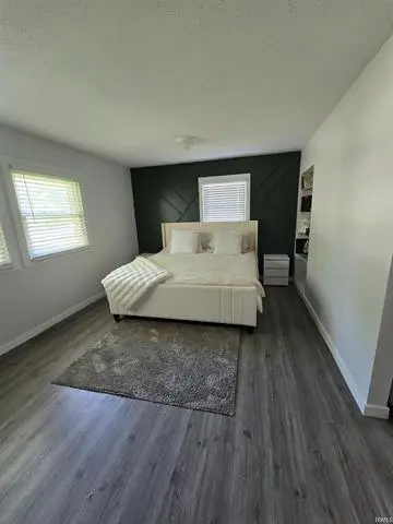 6131 Orchard Ln, Fort Wayne, IN 46809-2228