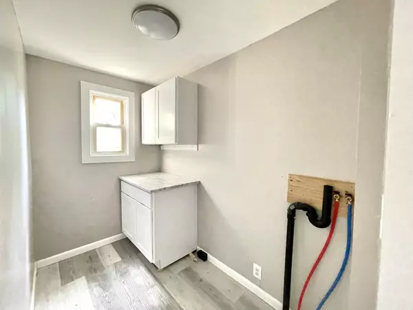 58 Wolcott St Waterbury, CT 06705-1141