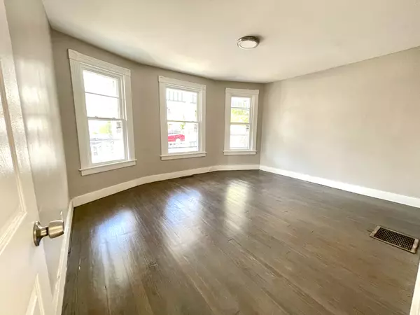 58 Wolcott St Waterbury, CT 06705-1141