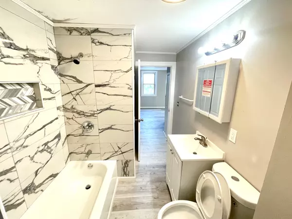 58 Wolcott St Waterbury, CT 06705-1141