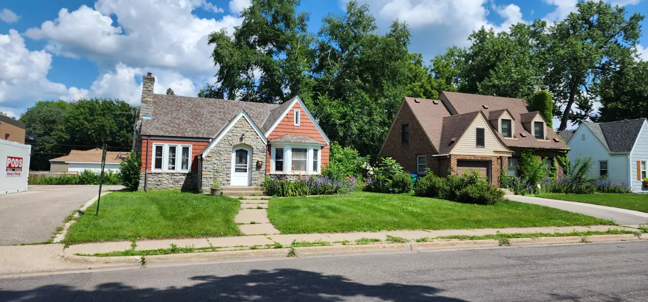 4059 Brunswick Ave S, St Louis Park, MN 55416-2708