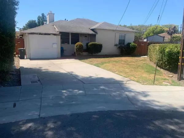 23 St Marys Ct, San Mateo, CA 94401-1895