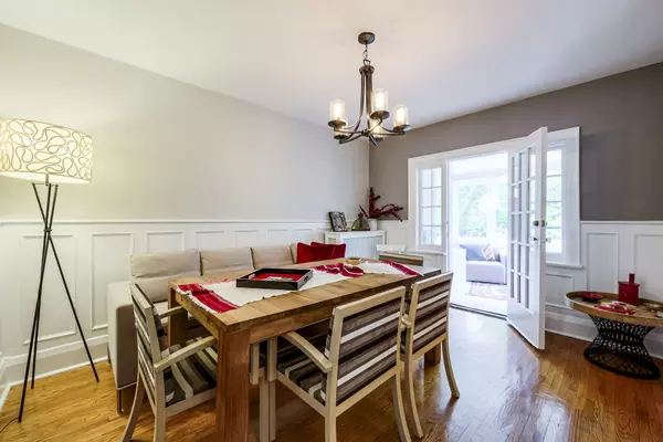 413 Roselawn Ave, Toronto, ON M5N 1J9