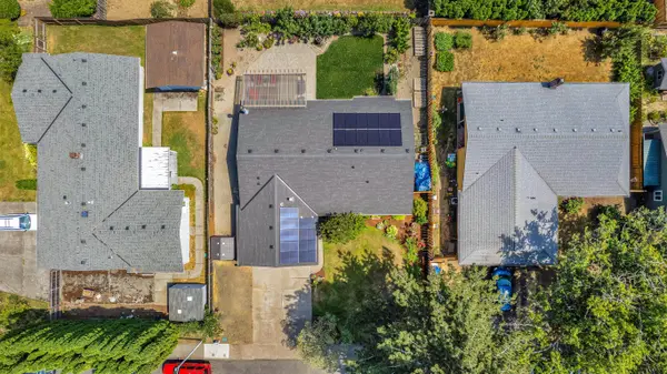 1322 SE 28th Ave, Hillsboro, OR 97123-7351