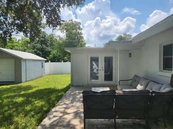 1477 S School Ave, Sarasota, FL 34239-2430