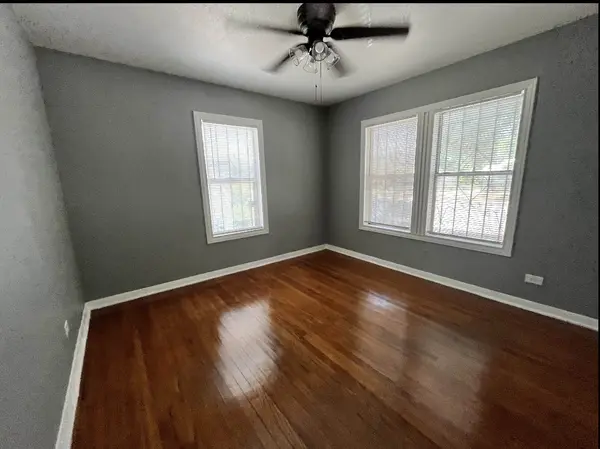 327 W Southcross Blvd, San Antonio, TX 78221-1157