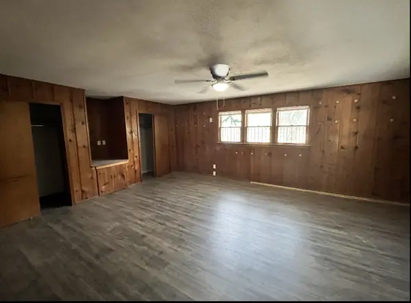 327 W Southcross Blvd, San Antonio, TX 78221-1157