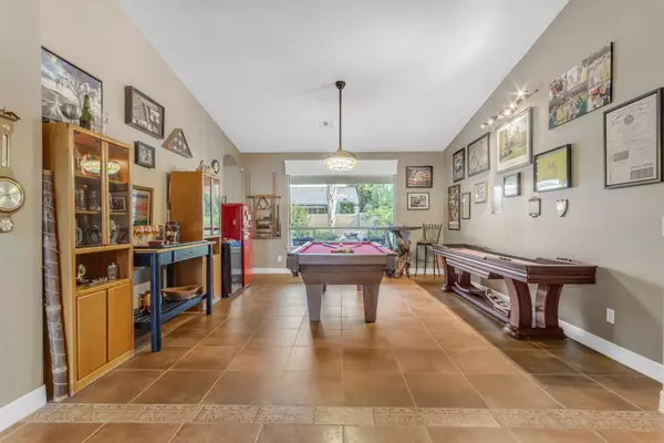 Chandler, AZ 85249-4614,2165 E County Down Dr