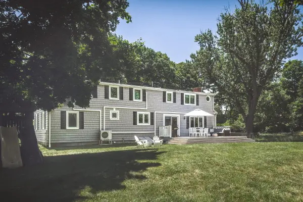 22 Grant Ave, South Hamilton, MA 01982-1819