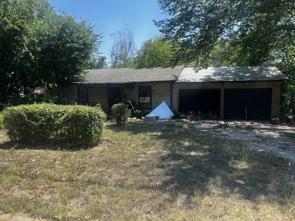 5128 Turner St, Fort Worth, TX 76105-5137