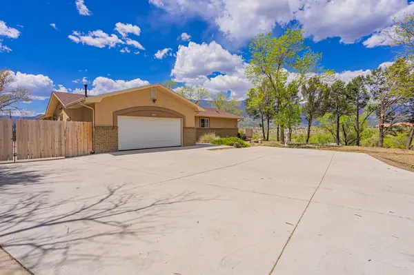 807 Fontmore St, Colorado Springs, CO 80904-1603