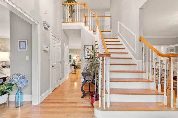 11 Castle Clare Cir, Wakefield, MA 01880-3867
