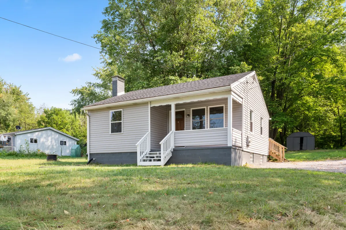 155 Midvale Rd, Wampum, PA 16157-2301