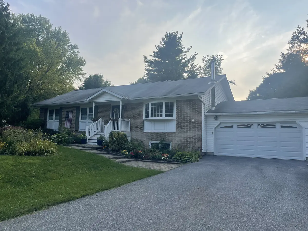 2715 Coon Club Rd, Westminster, MD 21157-6613