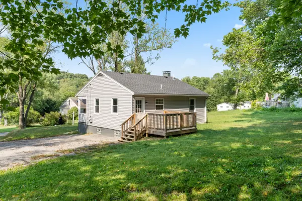 155 Midvale Rd, Wampum, PA 16157-2301