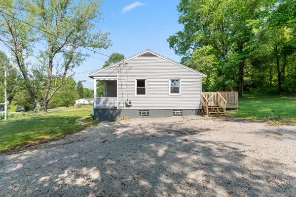 155 Midvale Rd, Wampum, PA 16157-2301