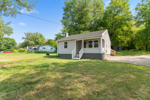 155 Midvale Rd, Wampum, PA 16157-2301