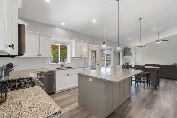 3576 N 2550 W, Farr West, UT 84404-8620