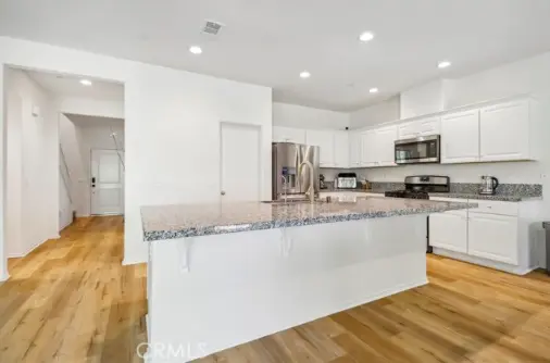 38242 Laisser Ln Palmdale, Ca 93552,