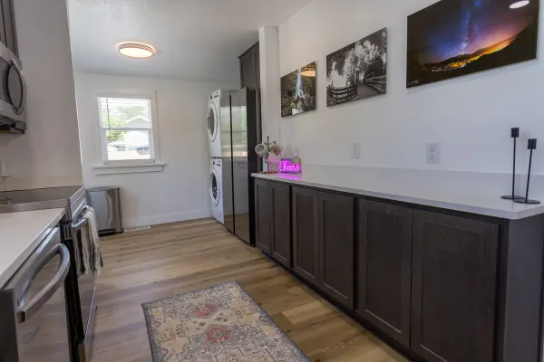 228 W 10th St, Casper, WY 82601-3710