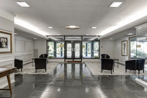 2965 Pharr Court South NW #118, Atlanta, GA 30305-2133