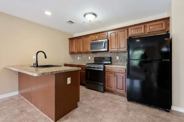Souderton, PA 18964-1100,38 N School Ln