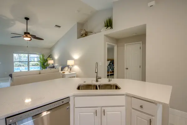 2702 SW 28th Ave, Cape Coral, FL 33914-3707