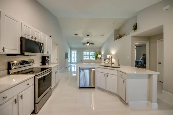 2702 SW 28th Ave, Cape Coral, FL 33914-3707