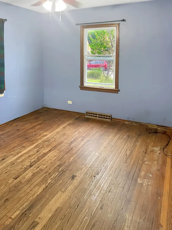 312 S Gretta Ave, Waukegan, IL 60085-5024