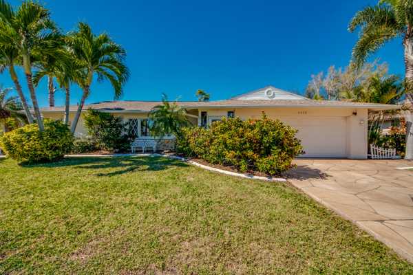 4428 SE 11th Ave, Cape Coral, FL 33904-5334